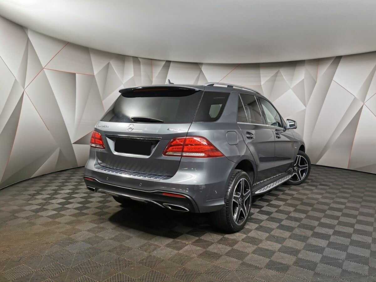 Mercedes-Benz GLE с пробегом — 2018 год. Фото: #1