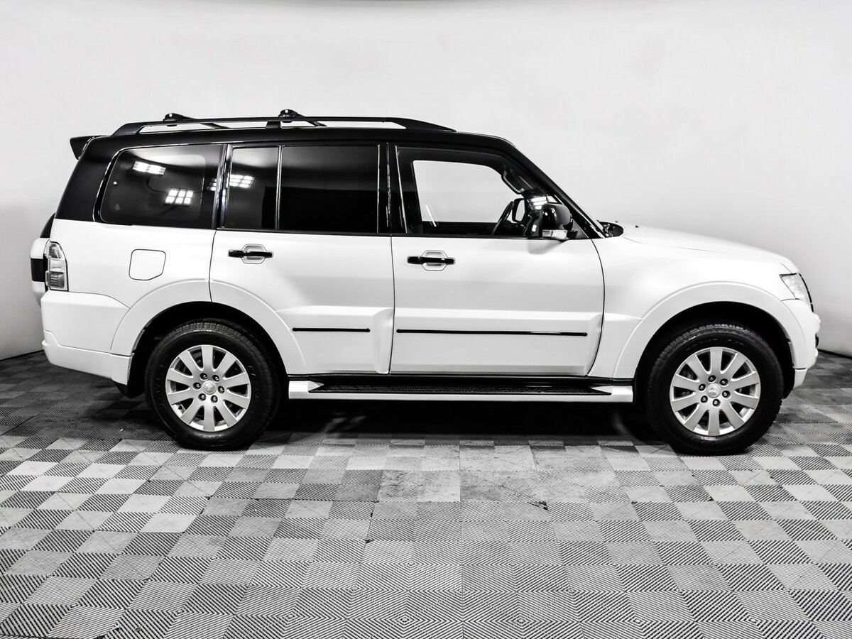 Mitsubishi Pajero с пробегом — 2019 год. Фото: #3
