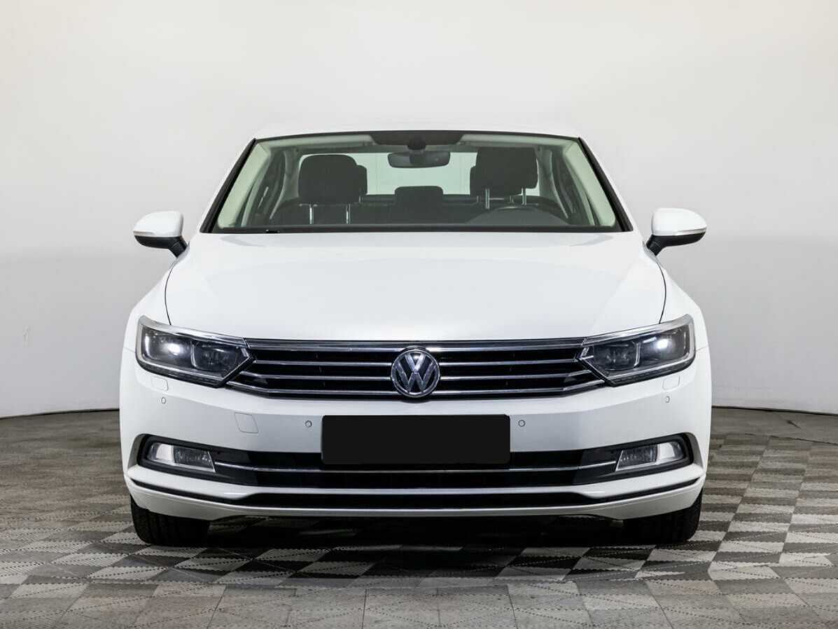Volkswagen Passat с пробегом — 2016 год. Фото: #1