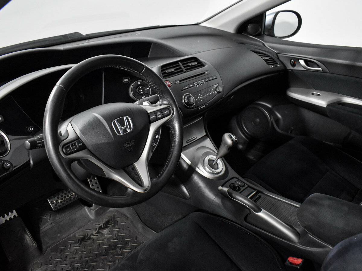 Honda Civic с пробегом — 2008 год. Фото: #8