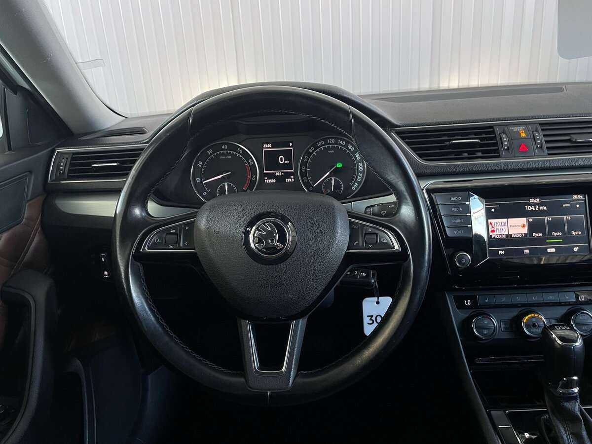 Skoda Superb с пробегом — 2015 год. Фото: #9