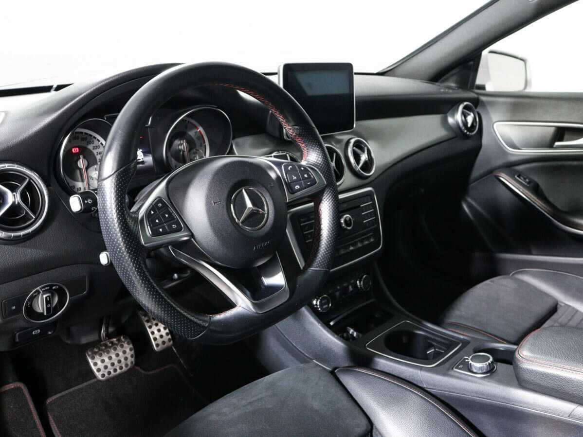 Mercedes-Benz CLA с пробегом — 2016 год. Фото: #10