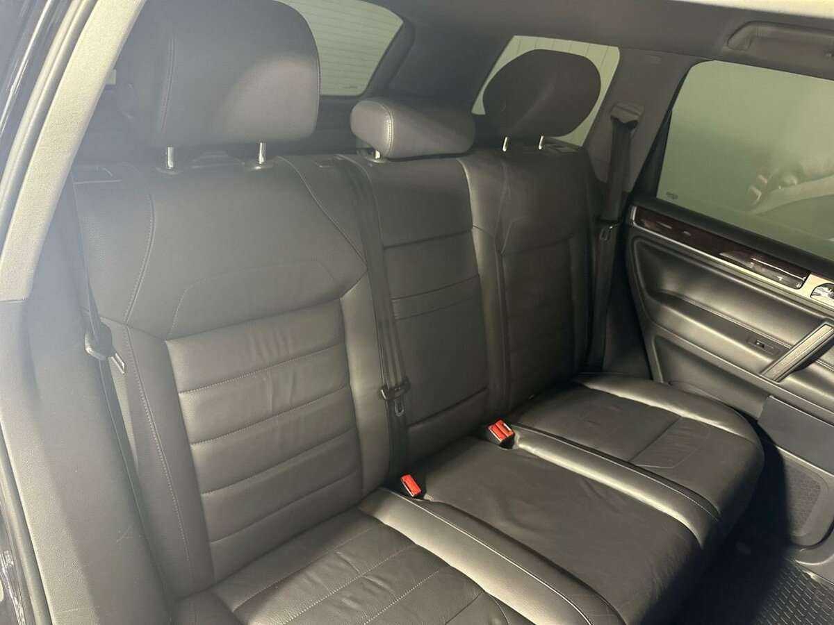 Volkswagen Touareg с пробегом — 2008 год. Фото: #12
