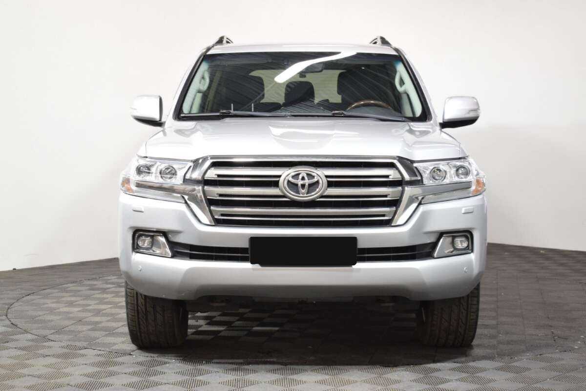Toyota Land Cruiser с пробегом — 2015 год. Фото: #1