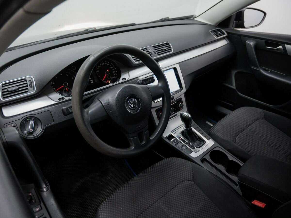 Volkswagen Passat с пробегом — 2011 год. Фото: #9