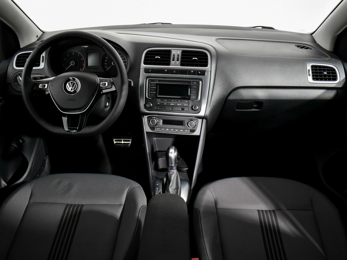 Volkswagen Polo с пробегом — 2017 год. Фото: #12