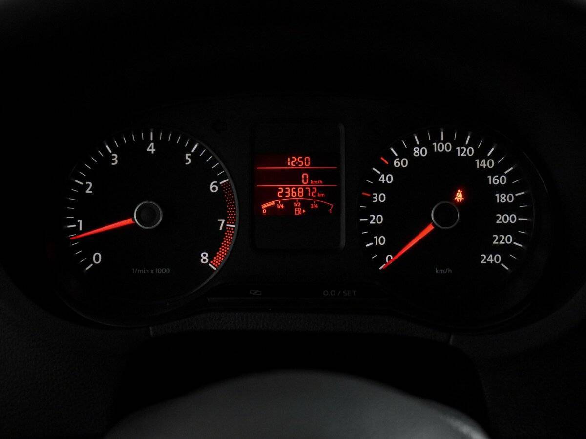 Volkswagen Polo с пробегом — 2010 год. Фото: #15