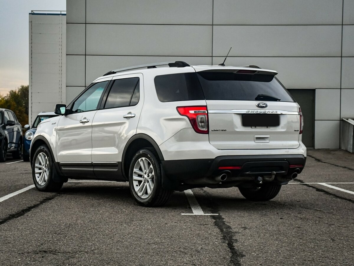 Ford Explorer с пробегом — 2012 год. Фото: #6