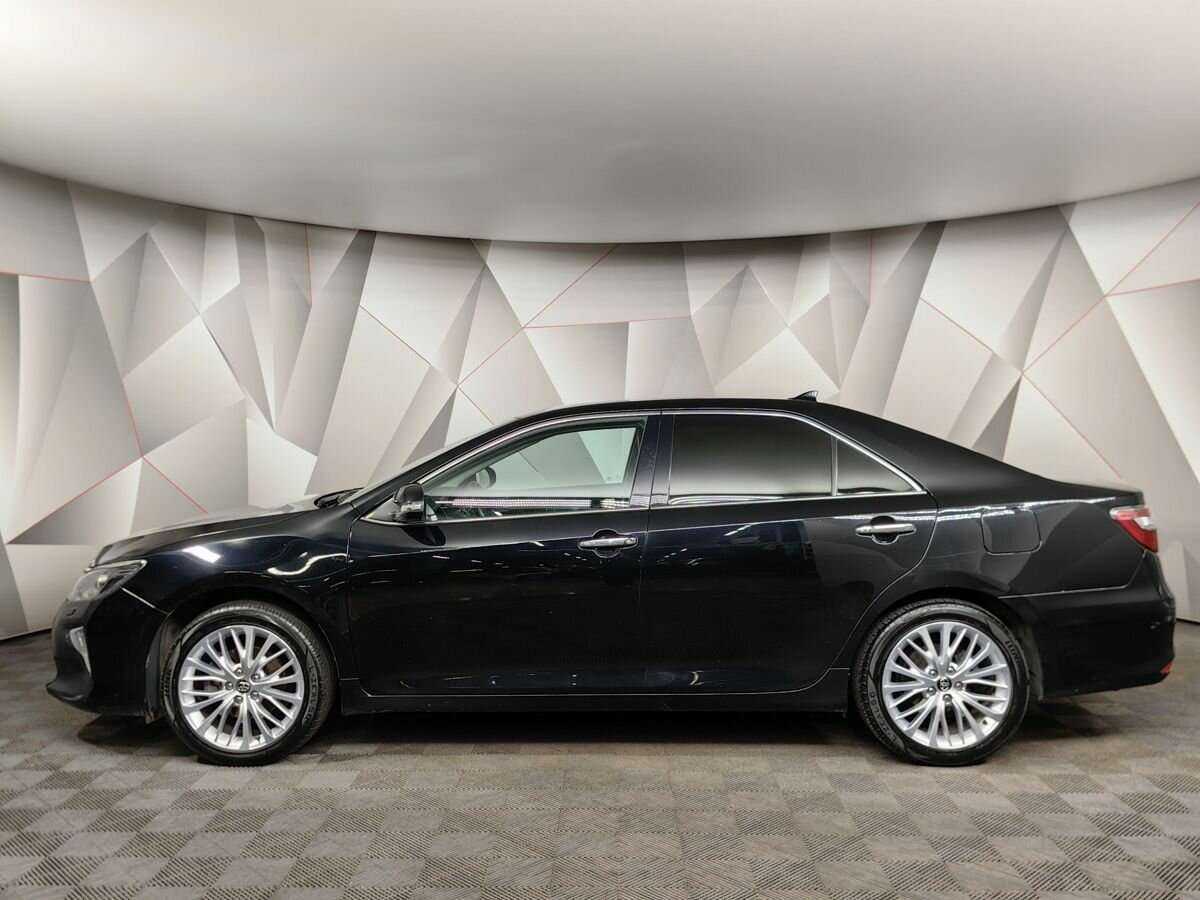 Toyota Camry с пробегом — 2017 год. Фото: #4