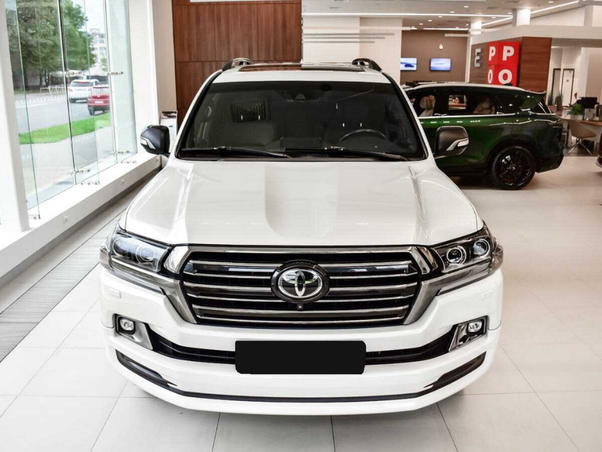 Toyota Land Cruiser с пробегом — 2017 год. Фото: #2