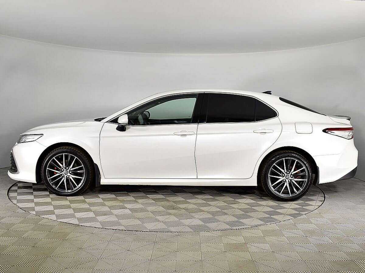 Toyota Camry с пробегом — 2021 год. Фото: #4