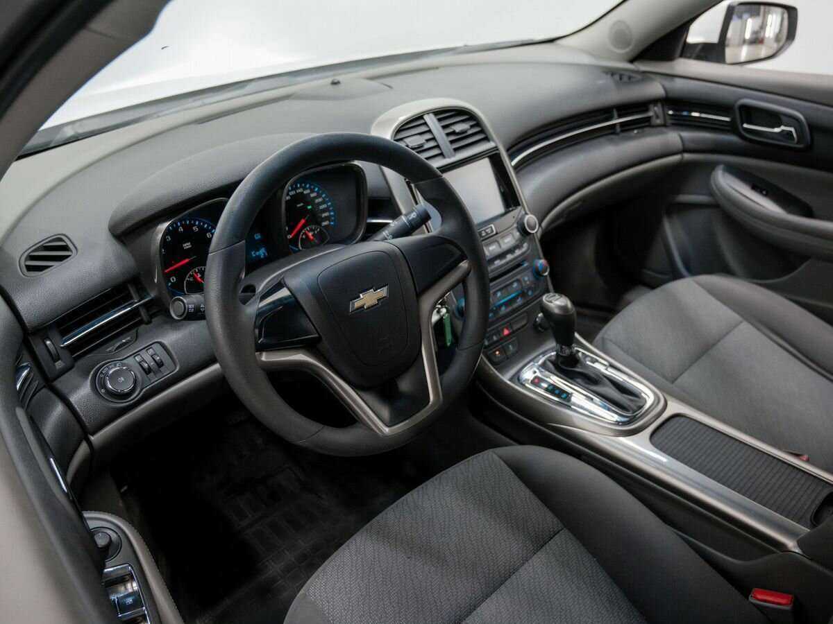 Chevrolet Malibu с пробегом — 2012 год. Фото: #12