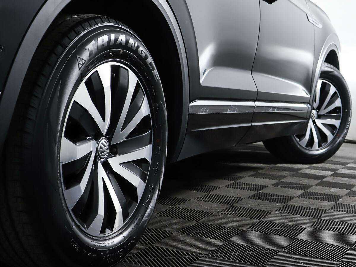 Volkswagen Touareg с пробегом — 2020 год. Фото: #25