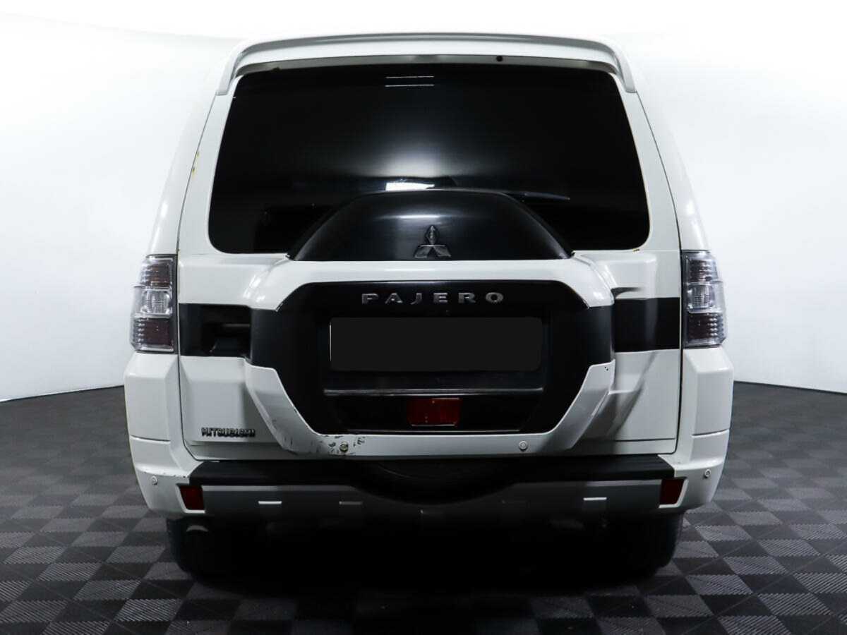 Mitsubishi Pajero с пробегом — 2014 год. Фото: #3
