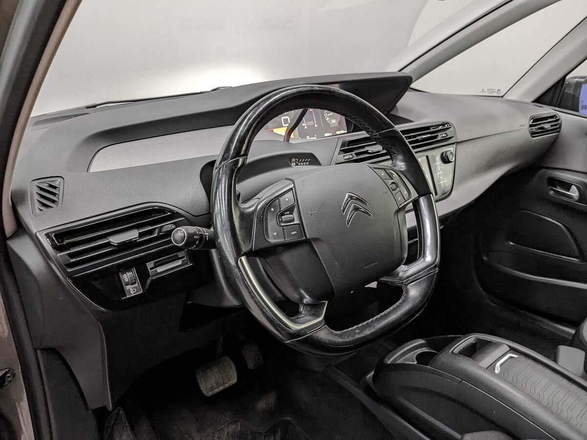 Citroen C4 Picasso с пробегом — 2017 год. Фото: #14
