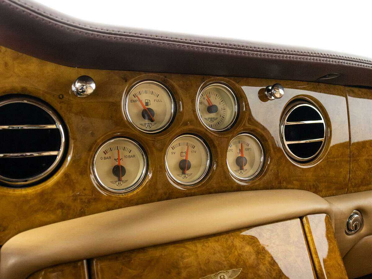 Bentley Arnage с пробегом — 2003 год. Фото: #17
