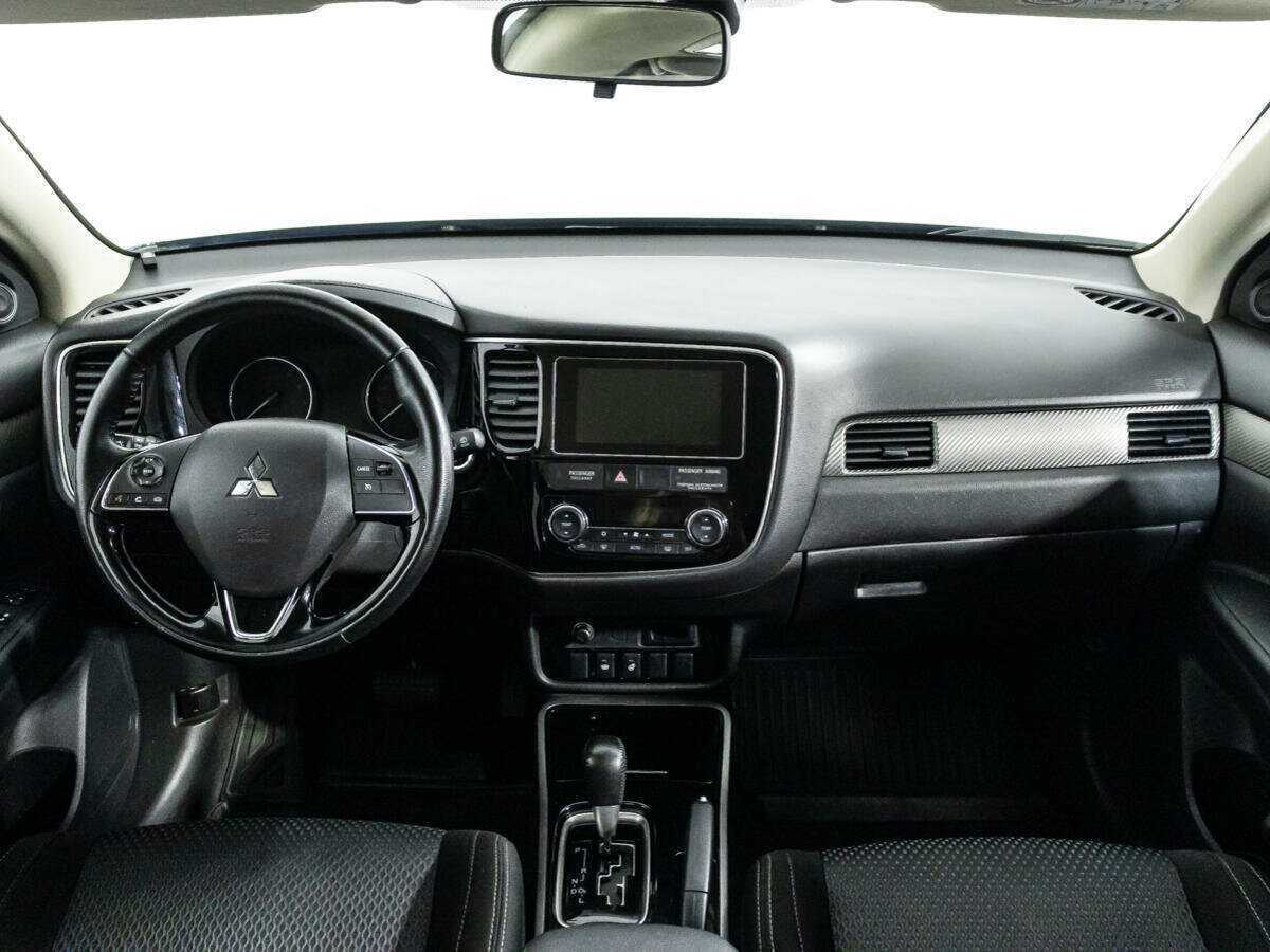Mitsubishi Outlander с пробегом — 2018 год. Фото: #12