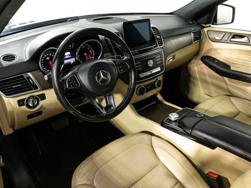 Mercedes-Benz GLE Coupe с пробегом — 2016 год. Фото: #10