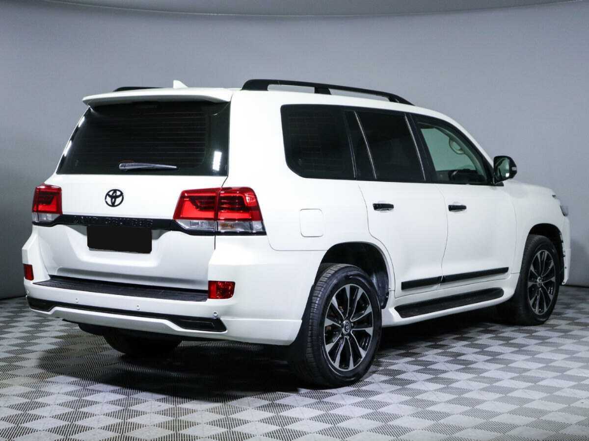 Toyota Land Cruiser с пробегом — 2018 год. Фото: #4