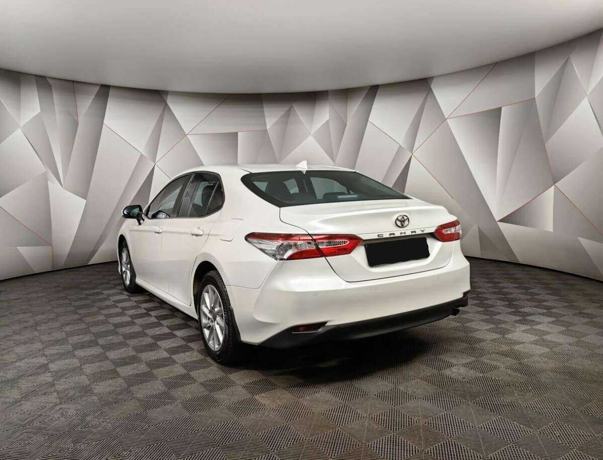Toyota Camry с пробегом — 2021 год. Фото: #3
