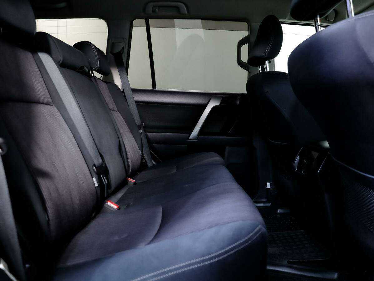 Toyota Land Cruiser Prado с пробегом — 2017 год. Фото: #11