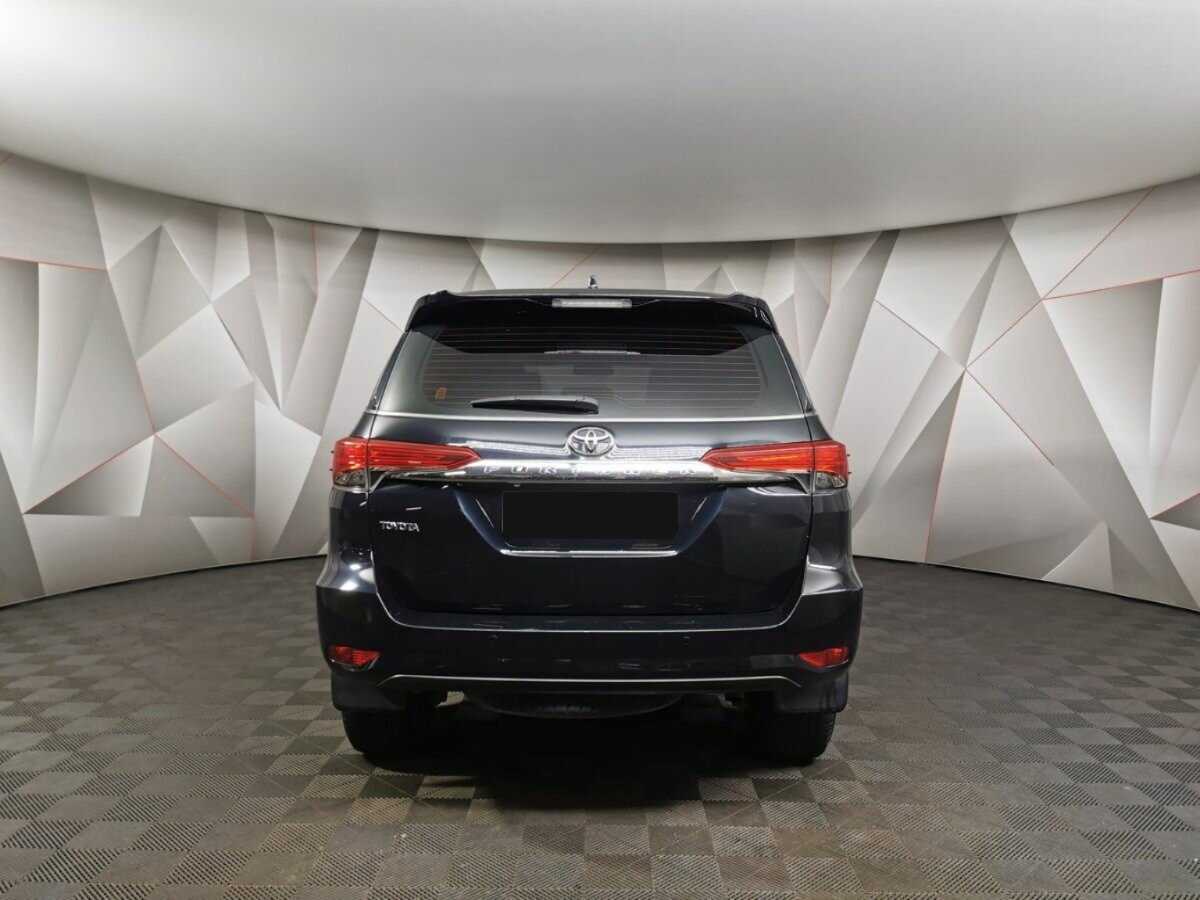 Toyota Fortuner с пробегом — 2019 год. Фото: #7