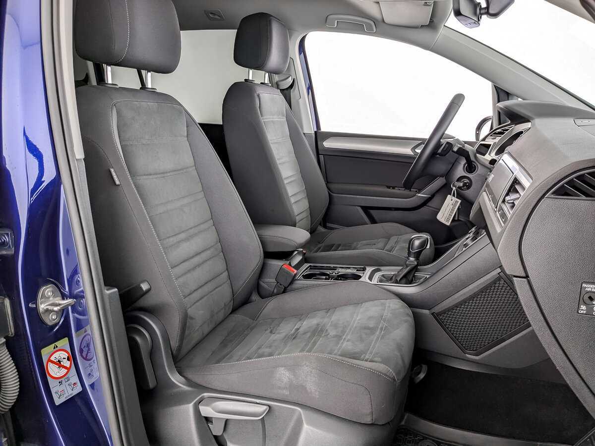 Volkswagen Touran с пробегом — 2018 год. Фото: #17