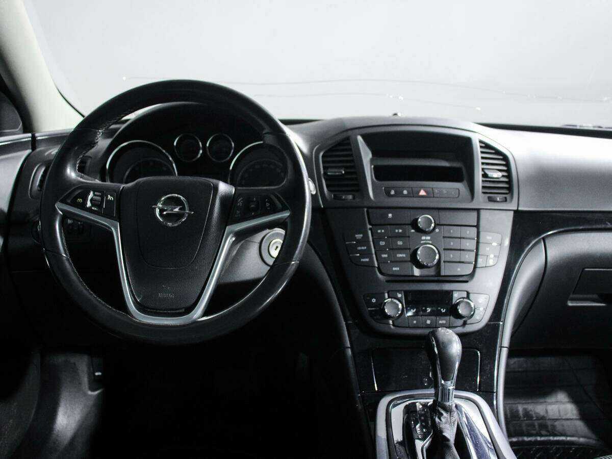 Opel Insignia с пробегом — 2010 год. Фото: #11