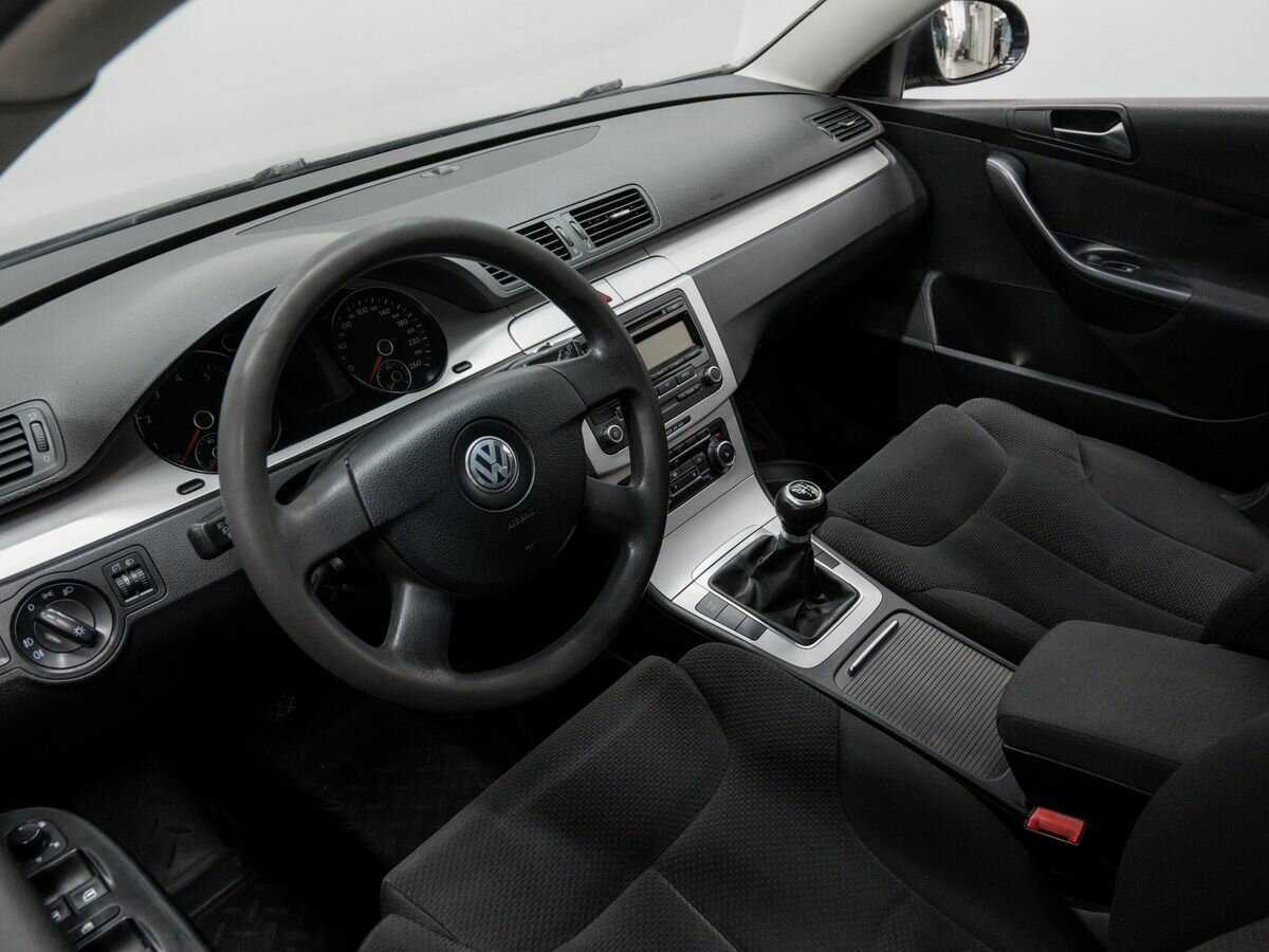 Volkswagen Passat с пробегом — 2010 год. Фото: #12