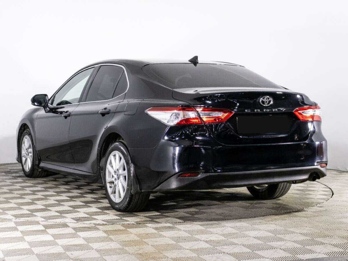 Toyota Camry с пробегом — 2021 год. Фото: #6