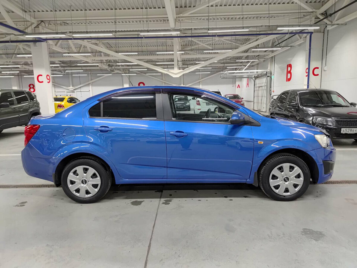 Chevrolet Aveo с пробегом — 2012 год. Фото: #3