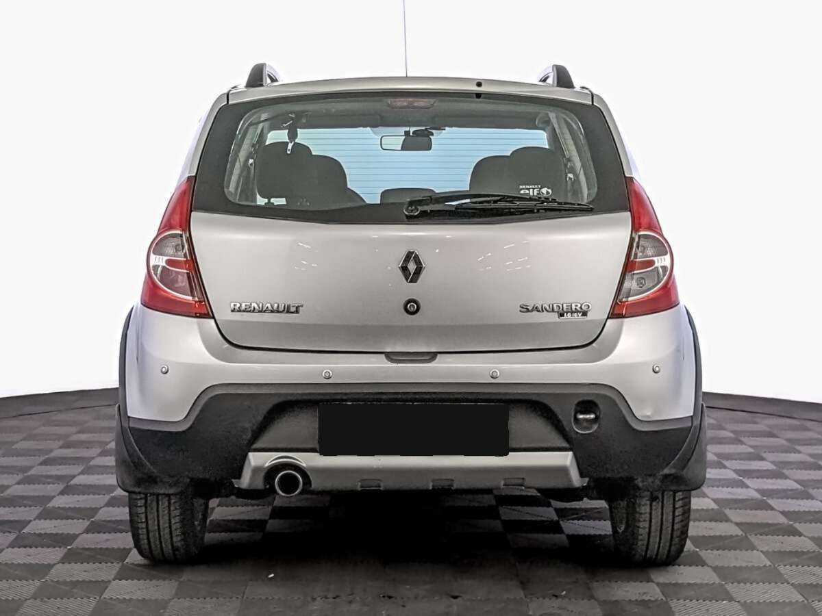 Renault Sandero с пробегом — 2013 год. Фото: #4