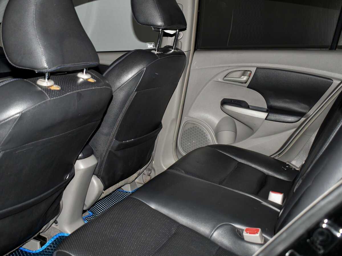Honda Insight с пробегом — 2010 год. Фото: #12