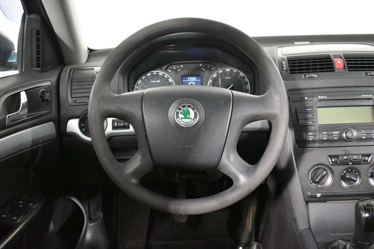 Skoda Octavia с пробегом — 2008 год. Фото: #13