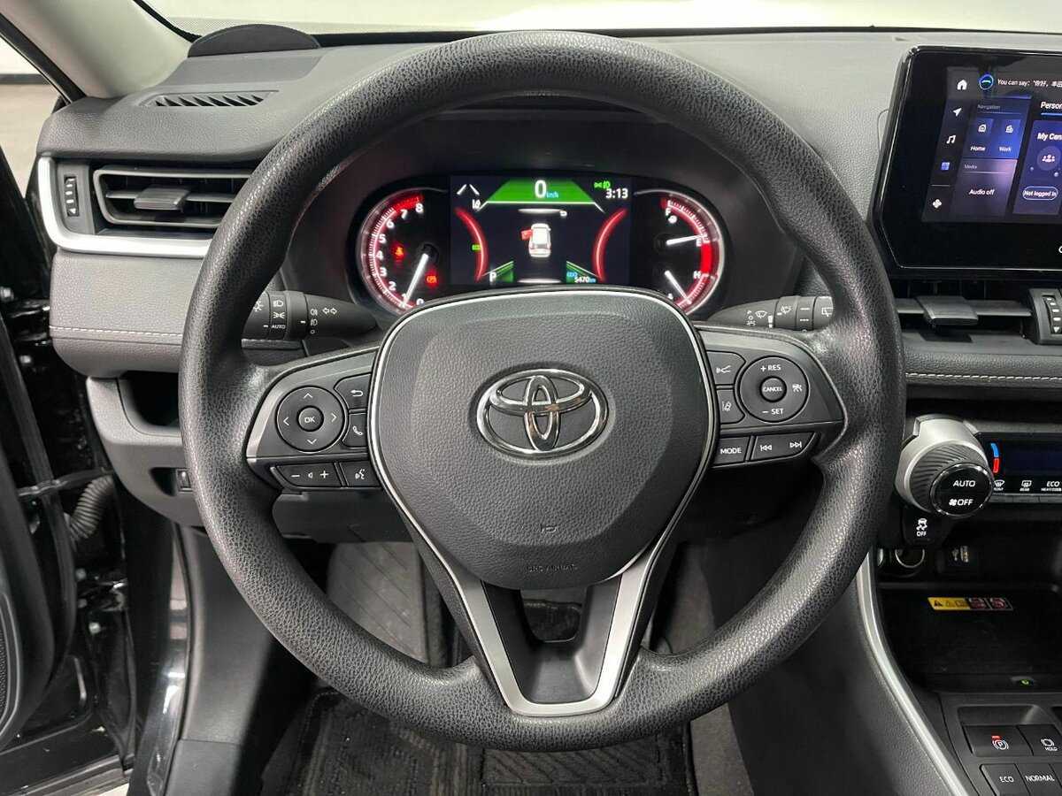 Toyota RAV4 с пробегом — 2023 год. Фото: #8