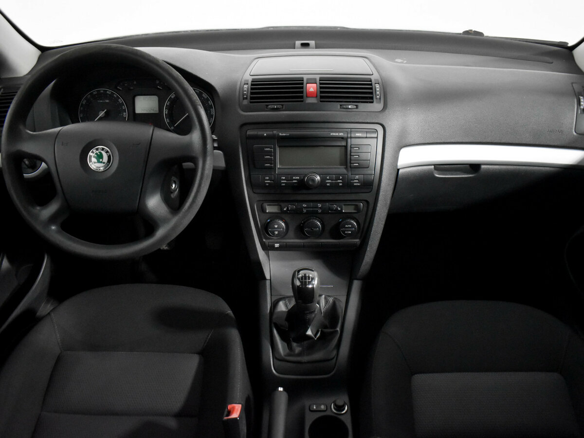 Skoda Octavia с пробегом — 2008 год. Фото: #11