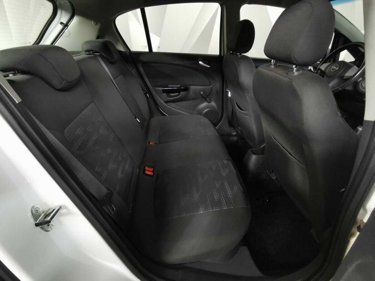 Opel Corsa с пробегом — 2011 год. Фото: #11
