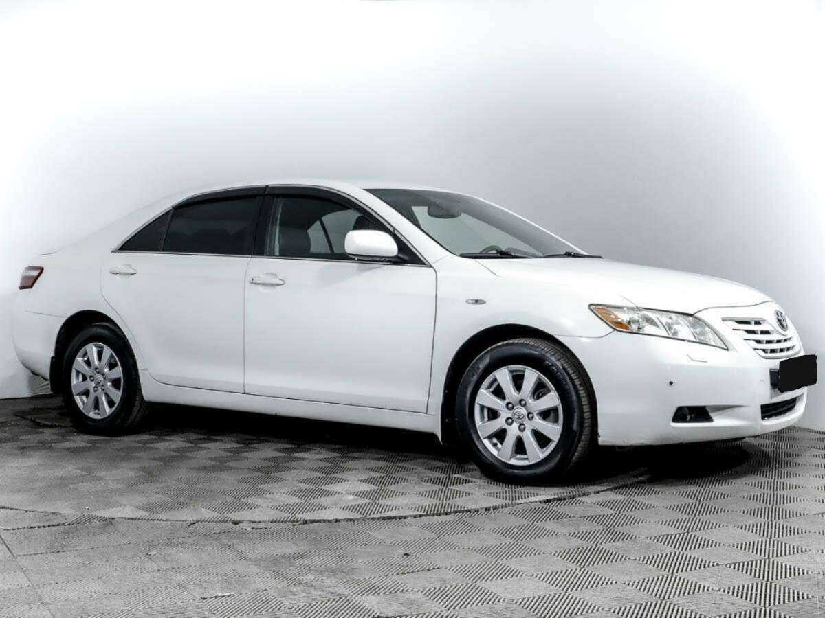 Toyota Camry с пробегом — 2008 год. Фото: #2