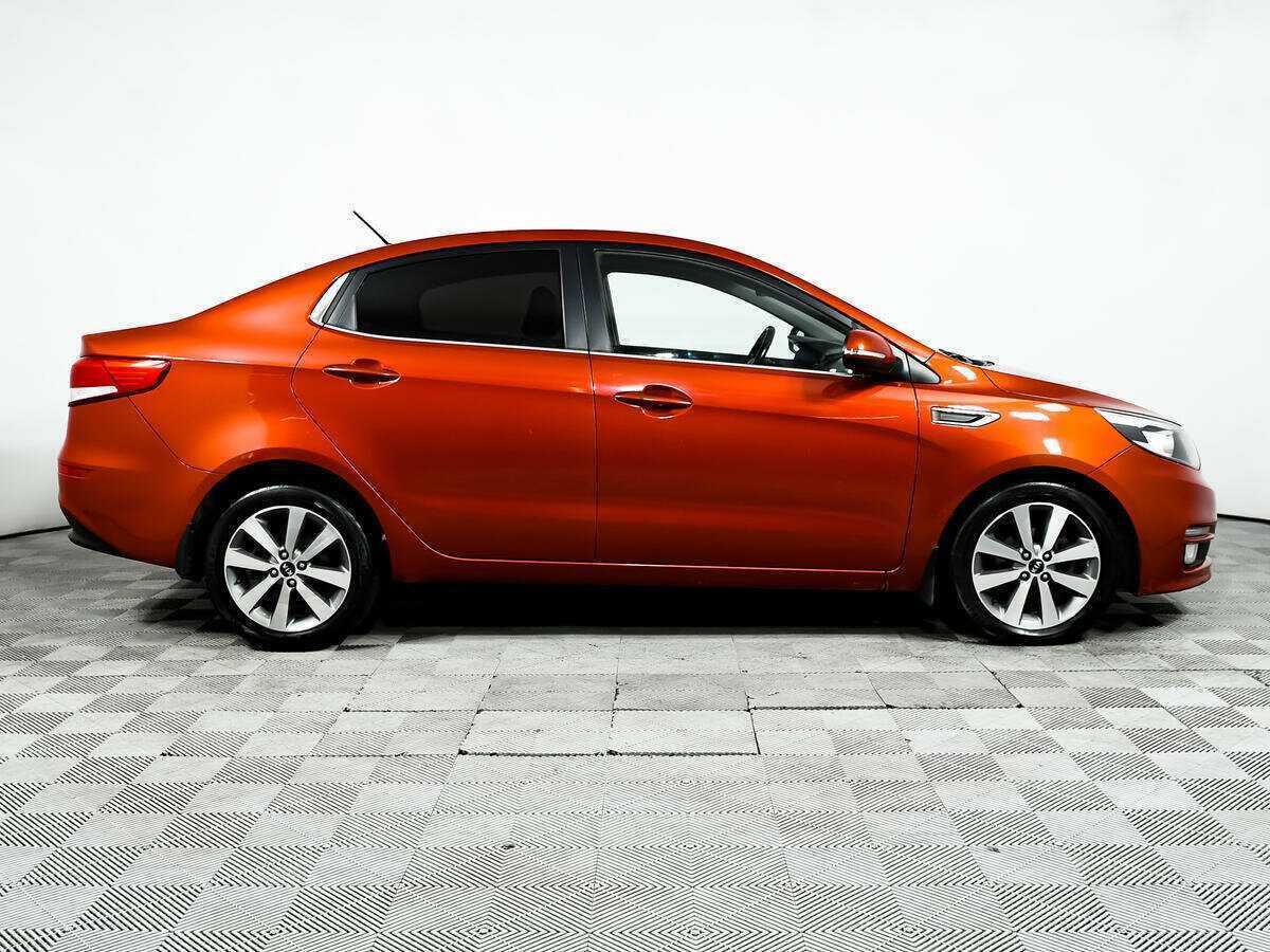 Kia Rio с пробегом — 2015 год. Фото: #2