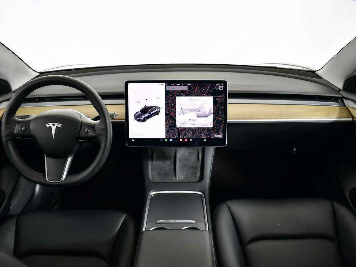 Tesla Model 3 с пробегом — 2021 год. Фото: #10
