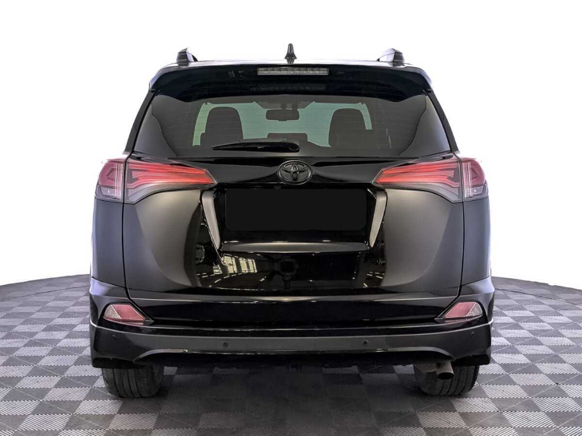 Toyota RAV4 с пробегом — 2017 год. Фото: #5