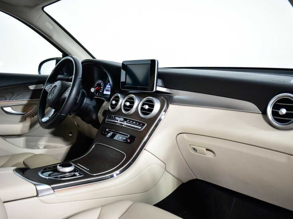Mercedes-Benz GLC с пробегом — 2015 год. Фото: #8