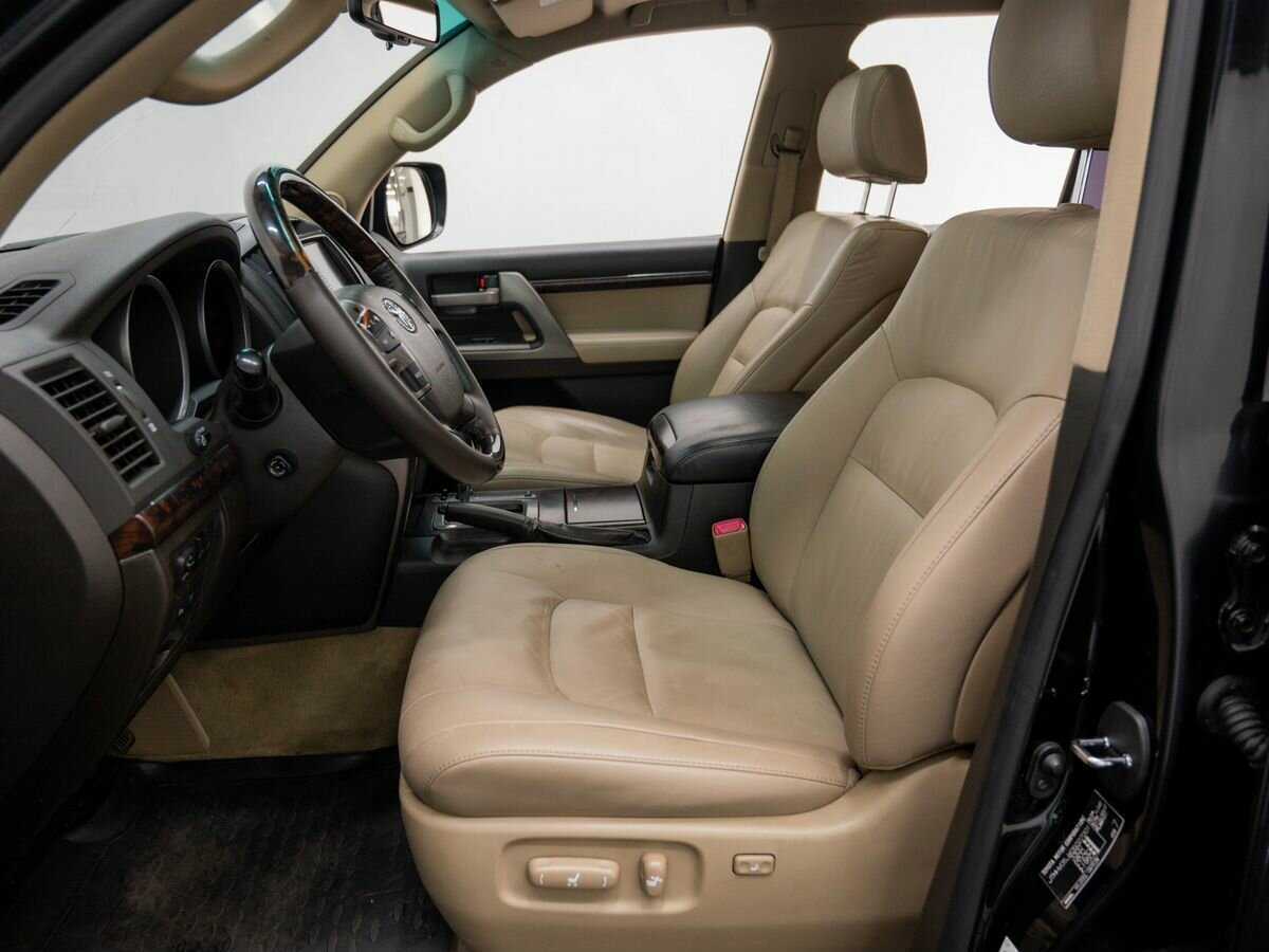 Toyota Land Cruiser с пробегом — 2011 год. Фото: #14
