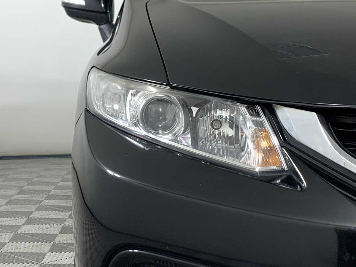 Honda Civic с пробегом — 2013 год. Фото: #9