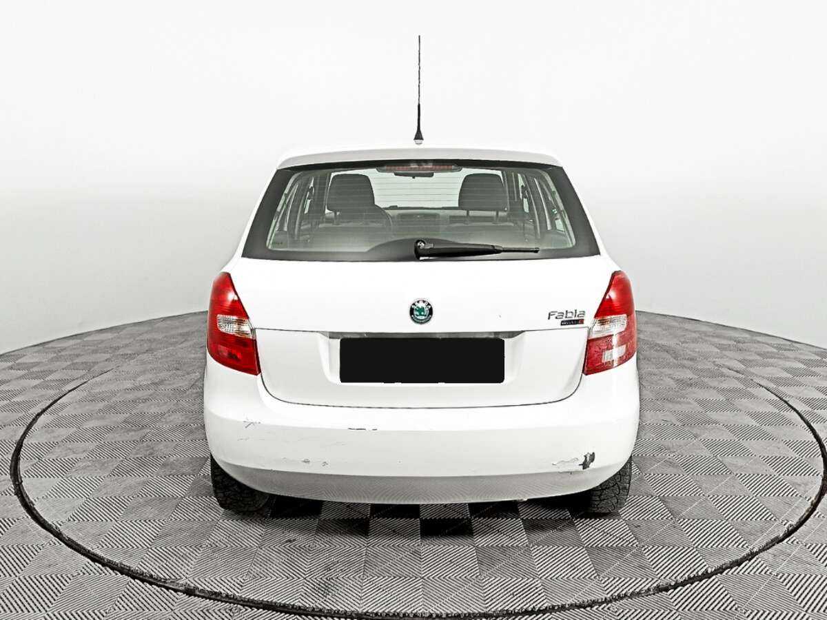 Skoda Fabia с пробегом — 2011 год. Фото: #5
