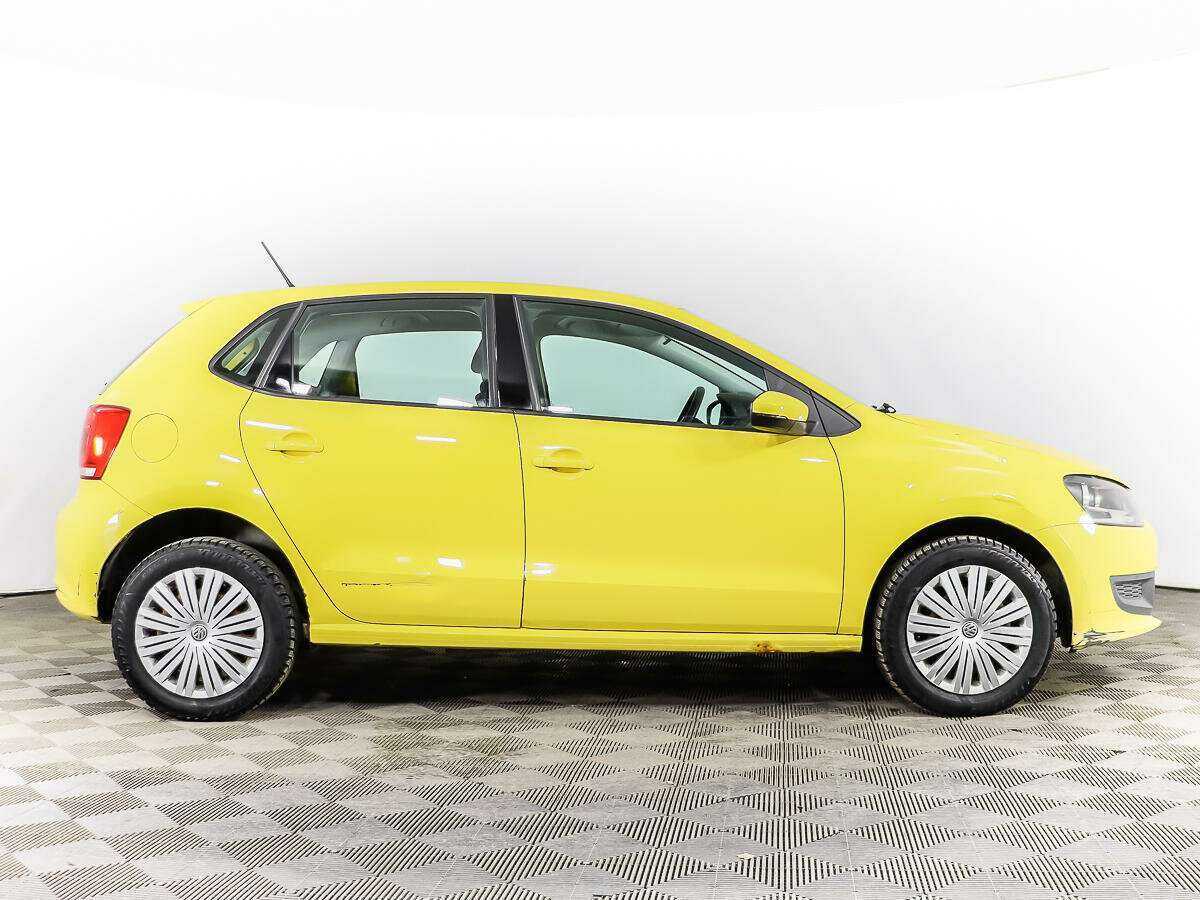 Volkswagen Polo с пробегом — 2011 год. Фото: #3