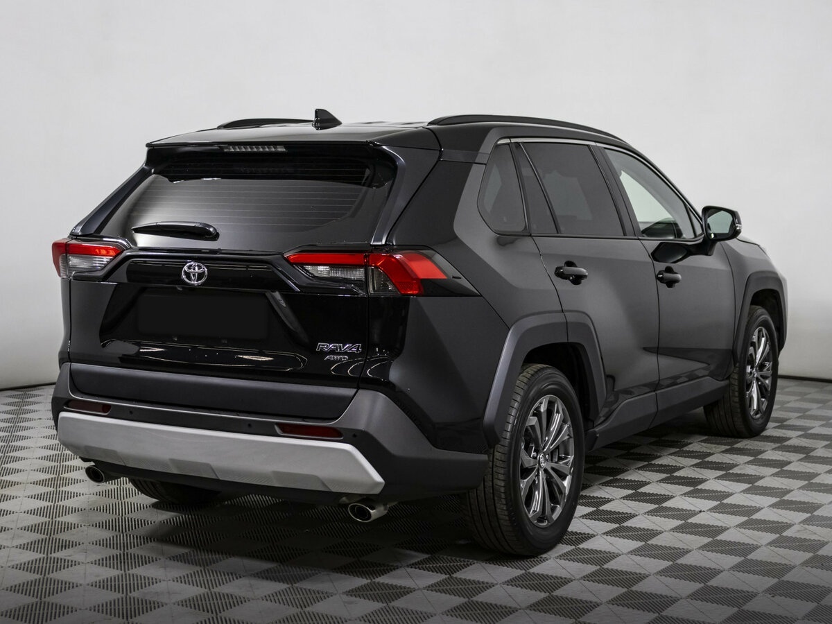 Toyota RAV4 с пробегом — 2024 год. Фото: #3