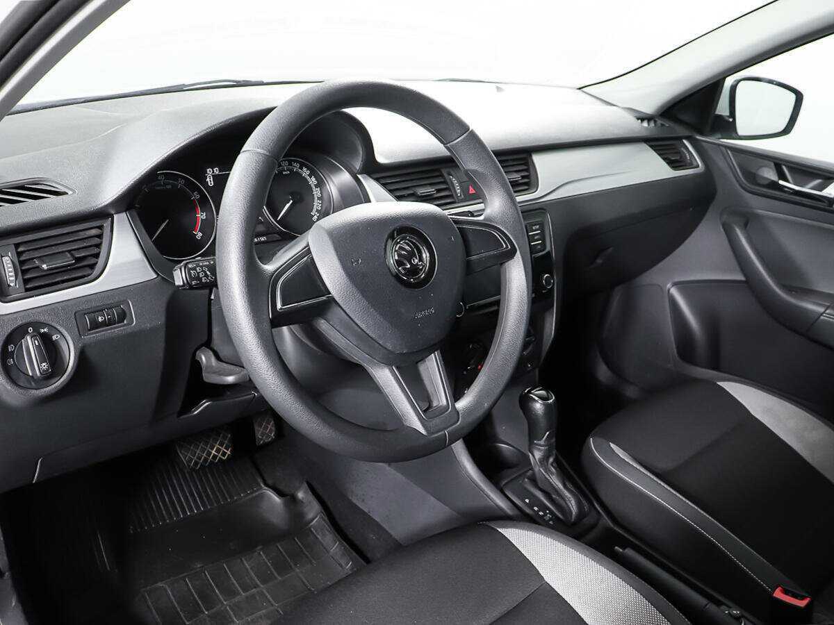 Skoda Rapid с пробегом — 2019 год. Фото: #11