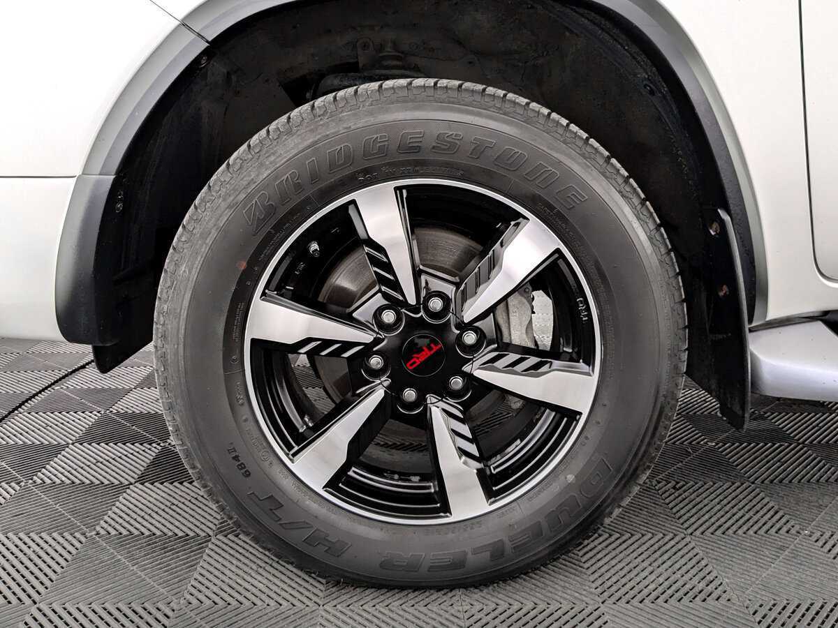 Toyota Fortuner с пробегом — 2019 год. Фото: #16