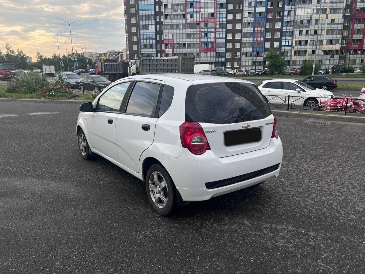 Chevrolet Aveo с пробегом — 2010 год. Фото: #3